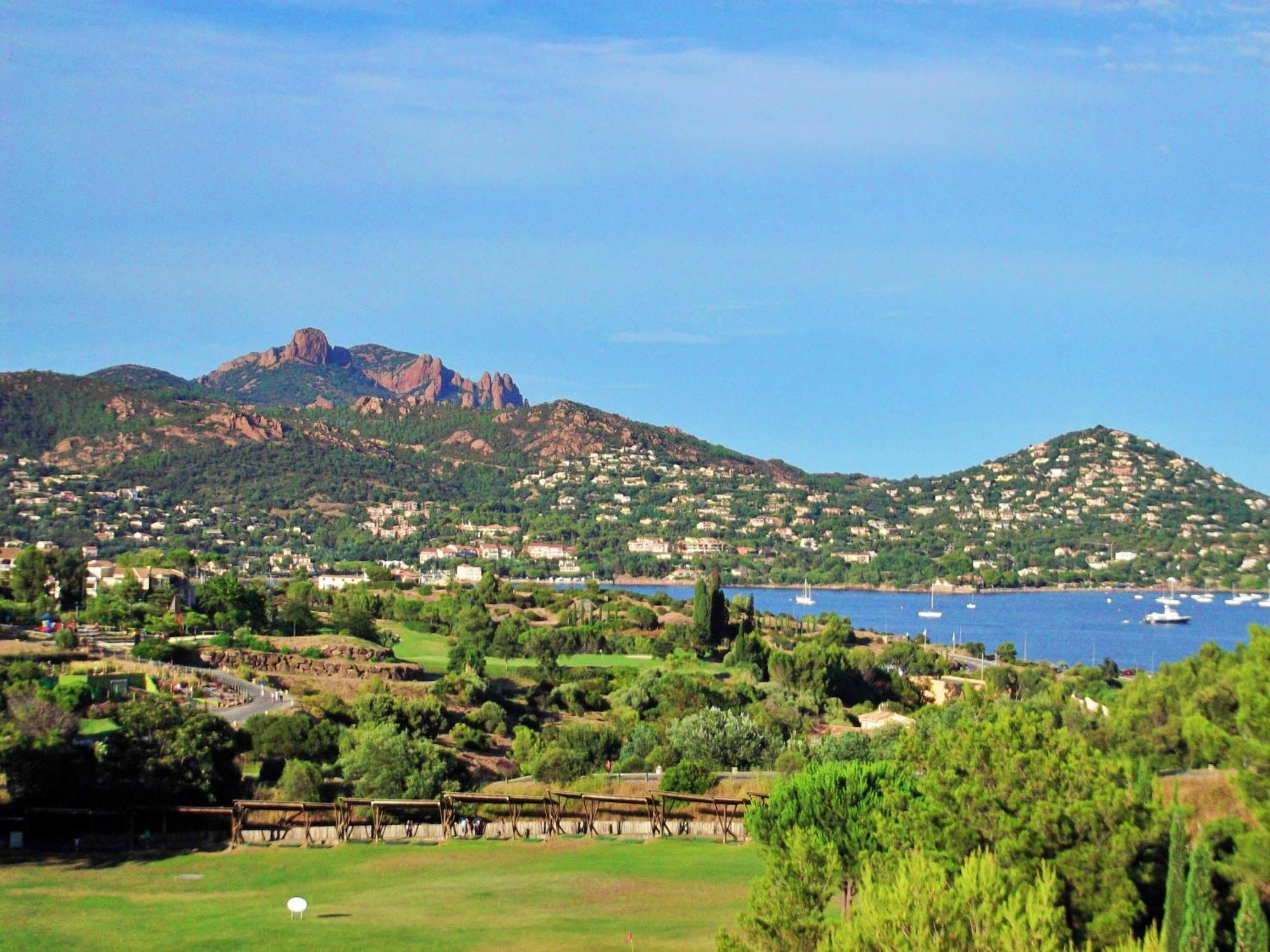 3 Pieces Tout Confort A Cap Esterel Saint-Raphaël Exterior foto